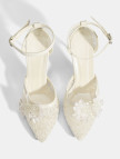 Kadın Beyaz Dantel Detaylı Taşlı Topuklu Gelin Ayakkabısı Kadın Beyaz Dantel Detaylı Taşlı Topuklu Gelin Ayakkabısı