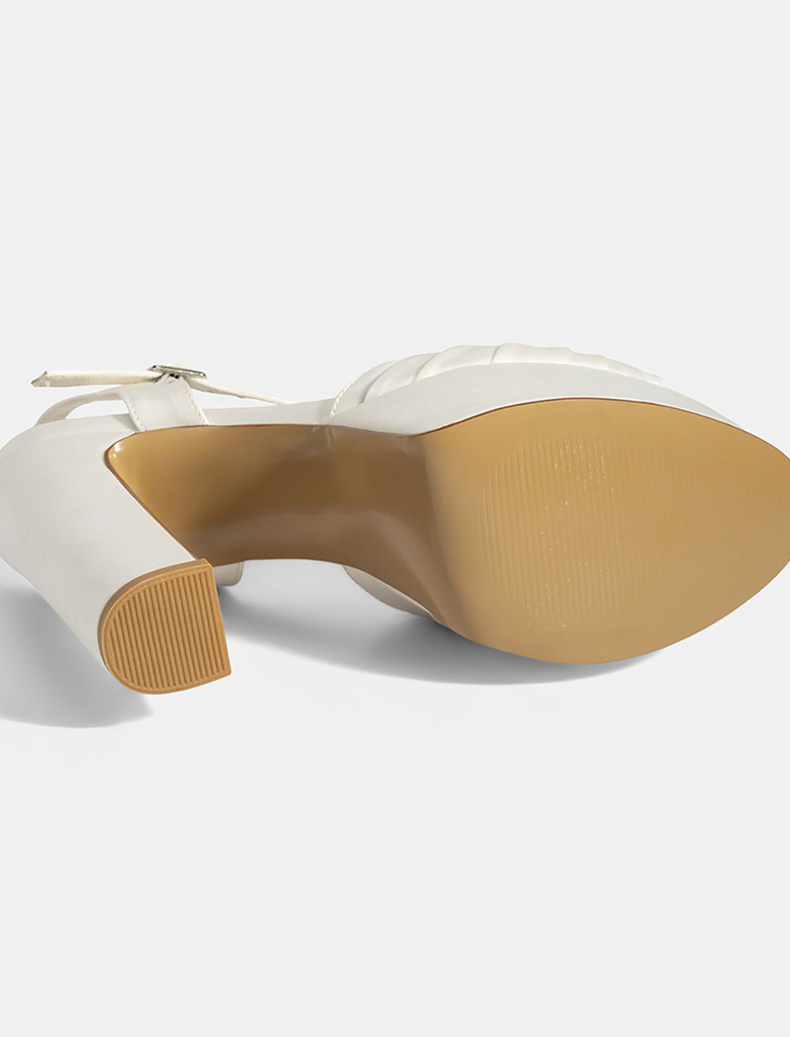 Kadın Beyaz Ayarlanabilir Tokalı Taşlı Topuklu Gelin Ayakkabısı Kadın Beyaz Ayarlanabilir Tokalı Taşlı Topuklu Gelin Ayakkabısı