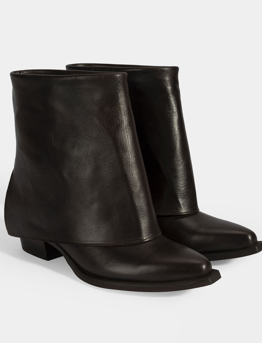 Kadın Siyah Katlama Detaylı Topuklu Deri Bot Kadın Siyah Katlama Detaylı Topuklu Deri Bot