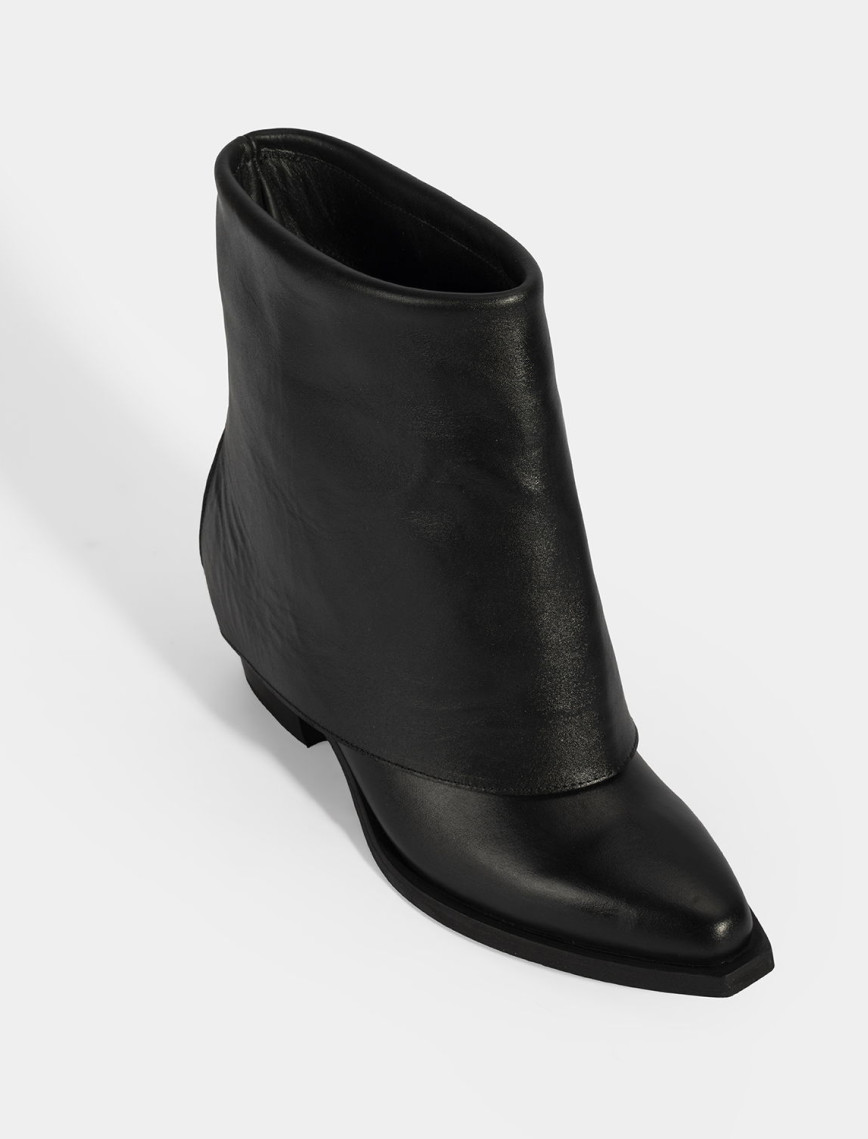 Kadın Siyah Katlama Detaylı Topuklu Deri Bot Kadın Siyah Katlama Detaylı Topuklu Deri Bot