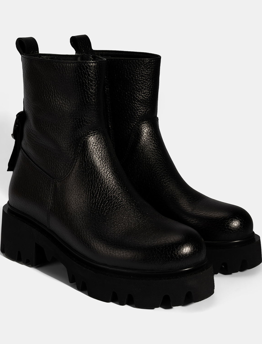 Kadın Siyah Kalın Tabanlı Deri Bot Kadın Siyah Kalın Tabanlı Deri Bot