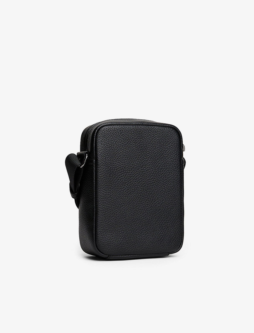 Tommy Hilfiger Central Mini Reporter Erkek Siyah Çapraz Çanta Tommy Hilfiger Central Mini Reporter Erkek Siyah Çapraz Çanta