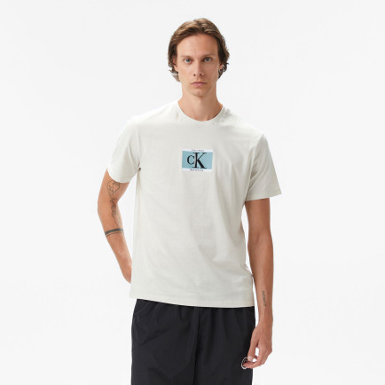 Calvin Klein Box Tape Graphic Erkek Beyaz T-Shirt Calvin Klein Box Tape Graphic Erkek Beyaz T-Shirt