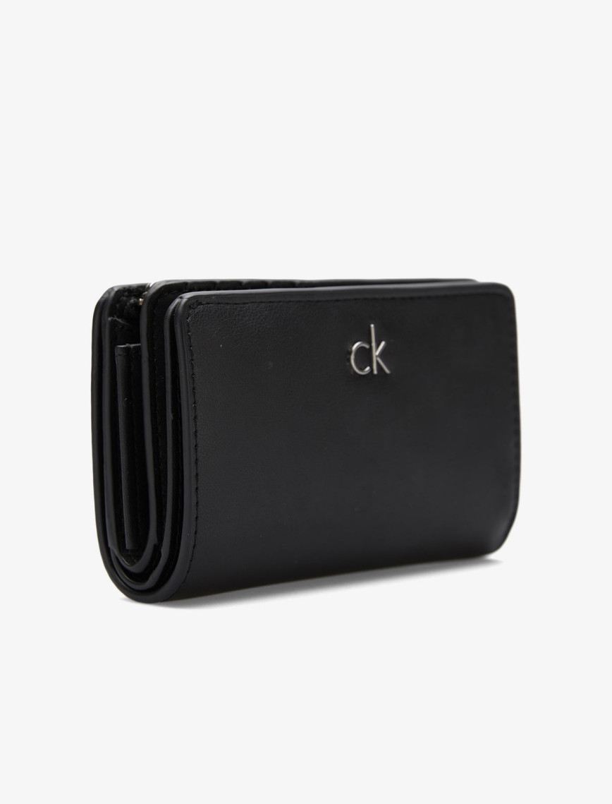 Calvin Klein Re Lock Medium Bifold Kadın Siyah Cüzdan Calvin Klein Re Lock Medium Bifold Kadın Siyah Cüzdan
