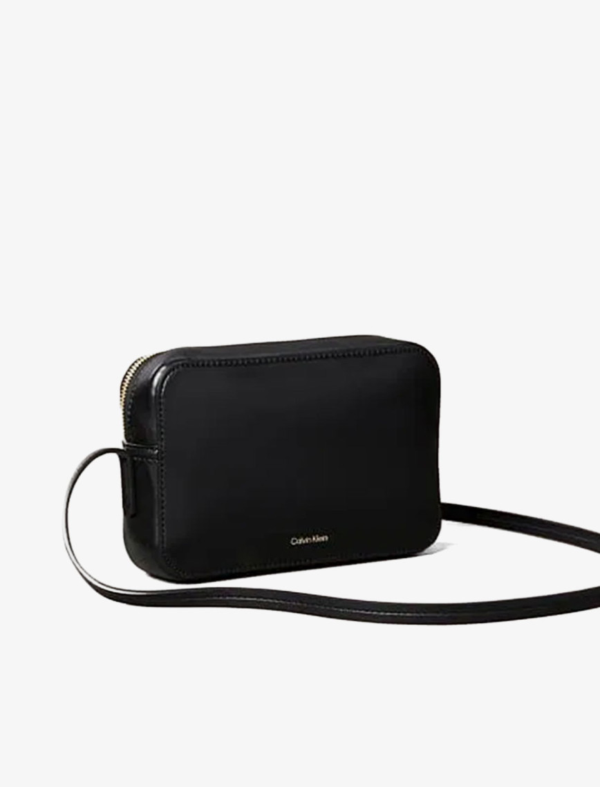 Calvin Klein Camera Kadın Siyah El Çantası Calvin Klein Camera Kadın Siyah El Çantası