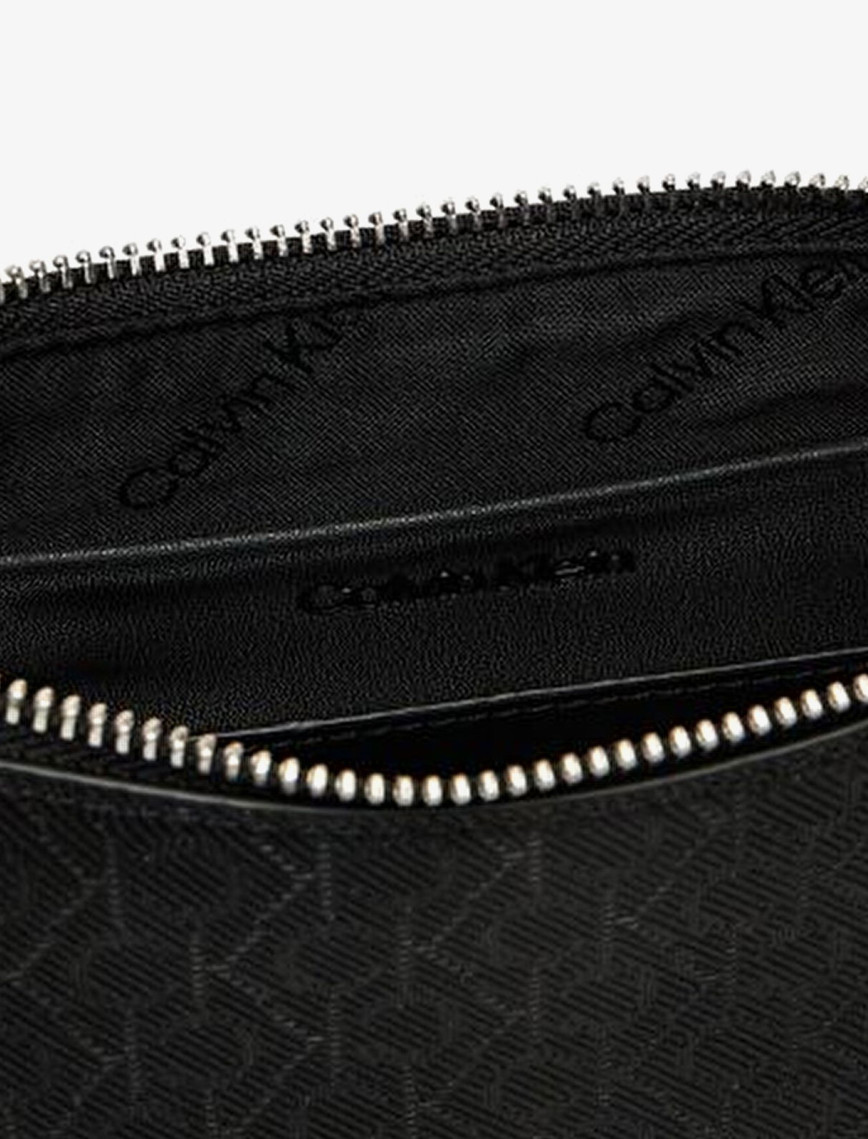 Calvin Klein Must Conv Logo Strap Kadın Siyah El Çantası Calvin Klein Must Conv Logo Strap Kadın Siyah El Çantası