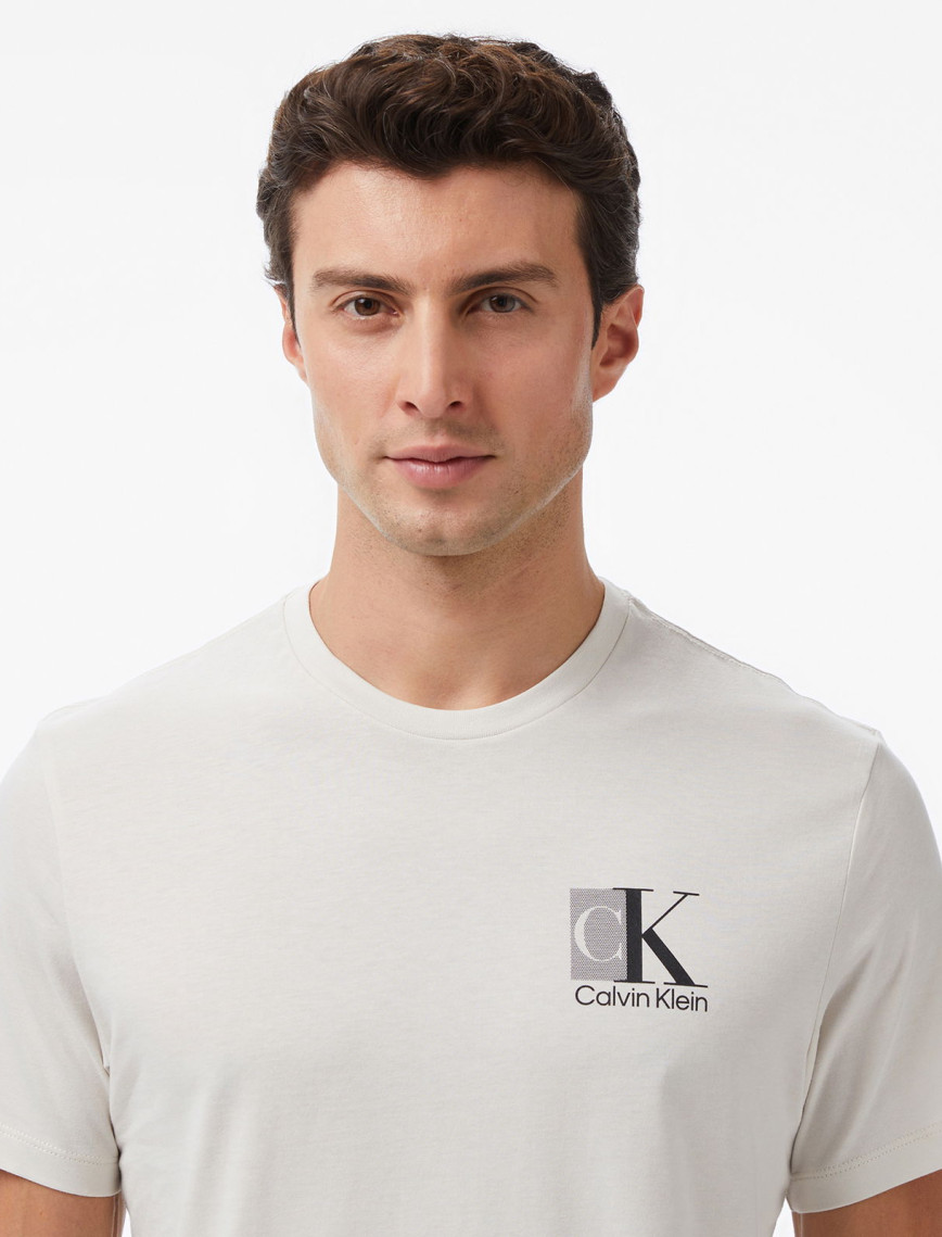 Calvin Klein Abstract Graphic Erkek Beyaz T-Shirt Calvin Klein Abstract Graphic Erkek Beyaz T-Shirt