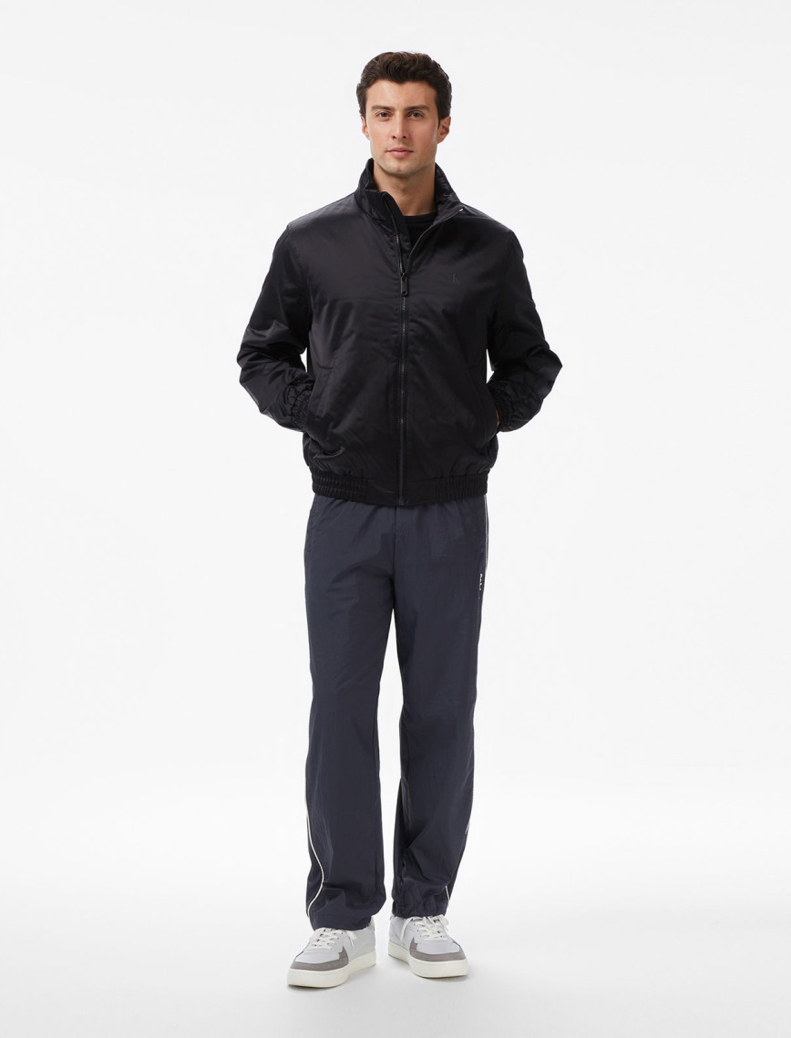 Calvin Klein Relaxed Crinkle Nylon Track Erkek Siyah Pantolon Calvin Klein Relaxed Crinkle Nylon Track Erkek Siyah Pantolon