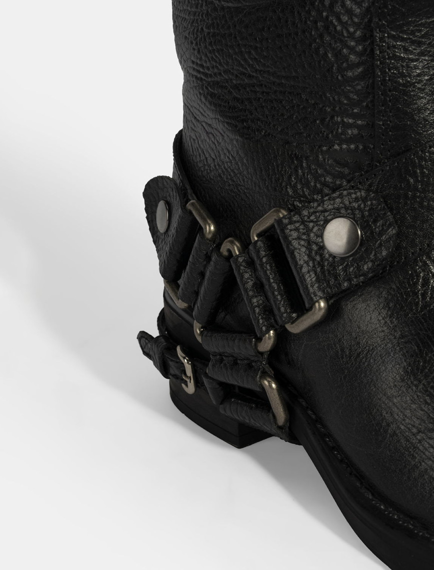 Kadın Siyah Metal Aksesuarlı Deri Biker Bot Kadın Siyah Metal Aksesuarlı Deri Biker Bot