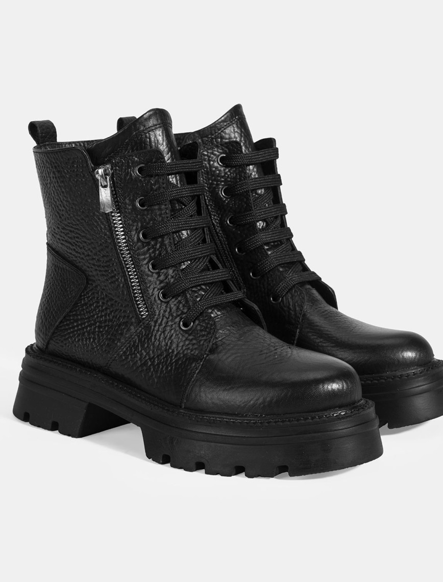 Kadın Siyah Bağcıklı Deri Postal Bot Kadın Siyah Bağcıklı Deri Postal Bot