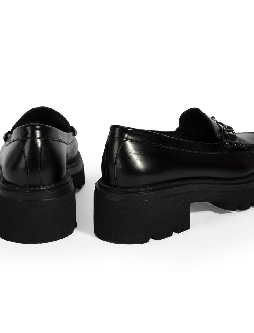 Kadın Siyah Metal Toka Detaylı Deri Loafer Kadın Siyah Metal Toka Detaylı Deri Loafer