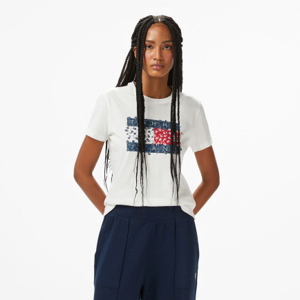 Tommy Jeans Regular Floral Flag Kadın Beyaz T-Shirt Tommy Jeans Regular Floral Flag Kadın Beyaz T-Shirt