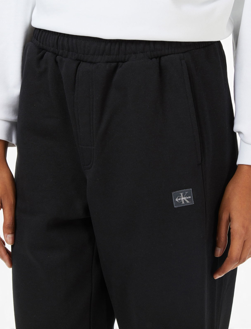 Calvin Klein French Terry Badge Logo Kadın Siyah Eşofman Altı Calvin Klein French Terry Badge Logo Kadın Siyah Eşofman Altı