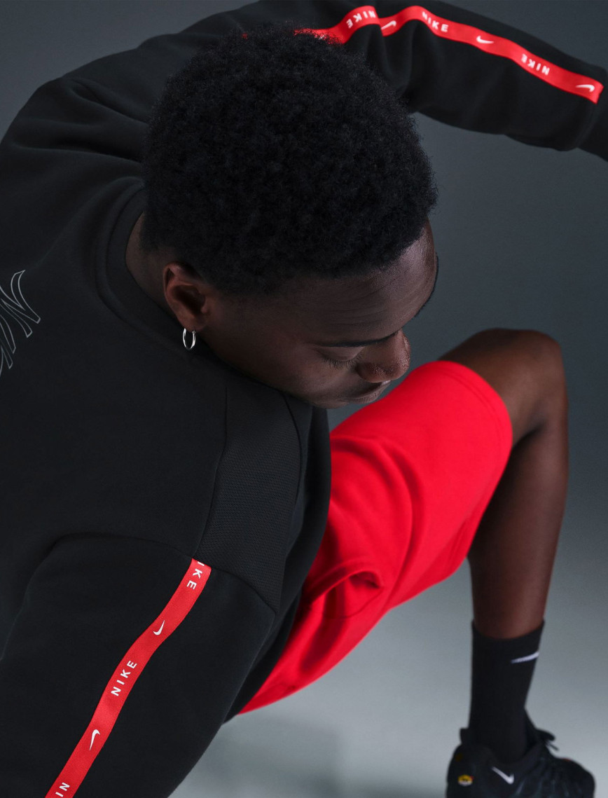 Nike Sportswear City Side Crew Fleece Erkek Siyah Sweatshirt Nike Sportswear City Side Crew Fleece Erkek Siyah Sweatshirt