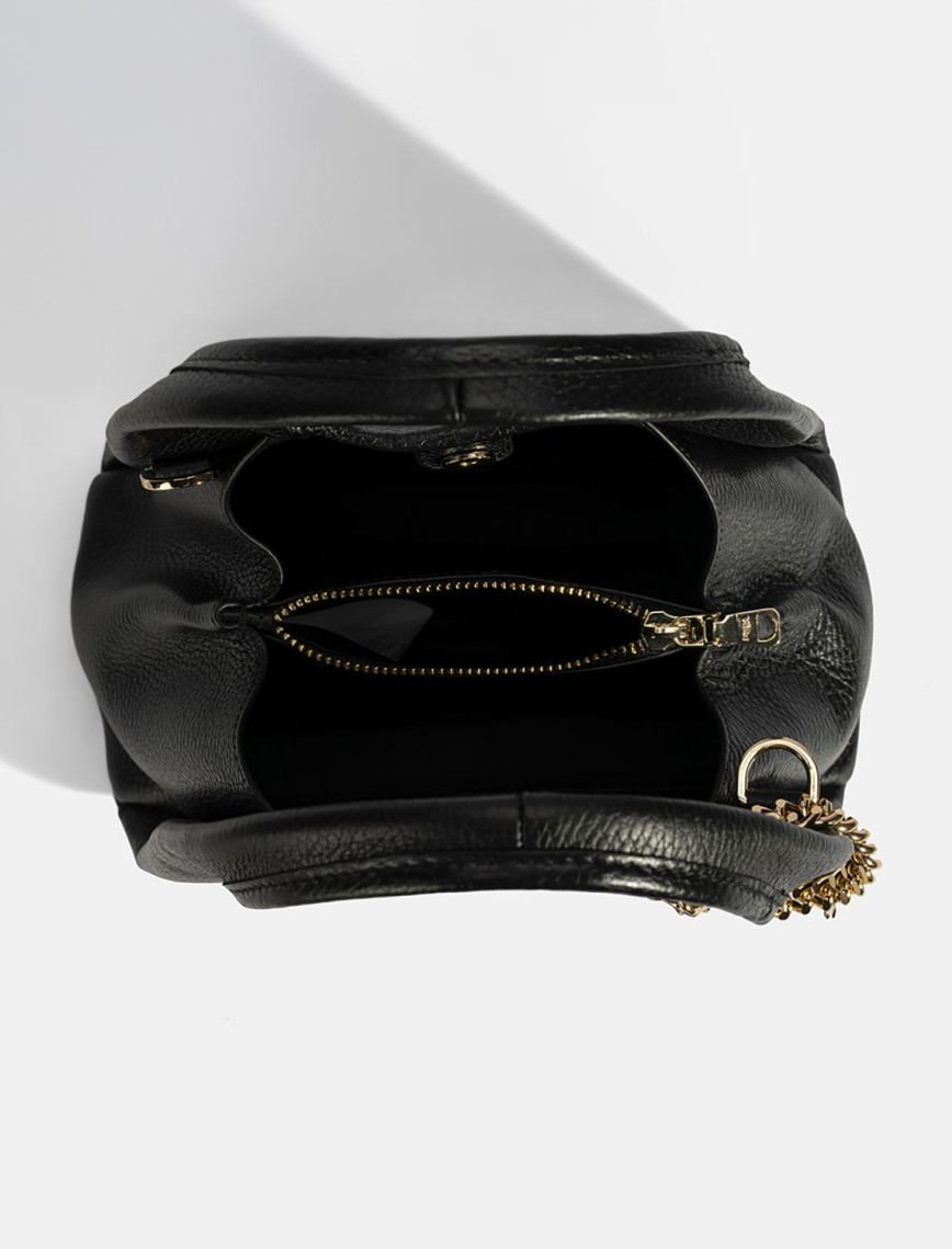 Kadın Siyah Charm Aksesuarlı Deri El Çantası Kadın Siyah Charm Aksesuarlı Deri El Çantası