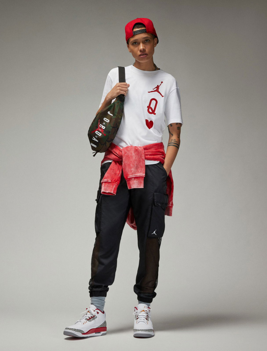 Jordan Flight Kadın Beyaz T-Shirt Jordan Flight Kadın Beyaz T-Shirt