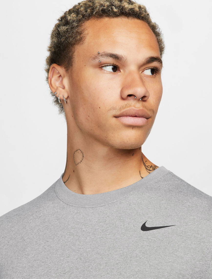 Nike Dri-Fit Legend Reset Erkek Gri T-Shirt Nike Dri-Fit Legend Reset Erkek Gri T-Shirt
