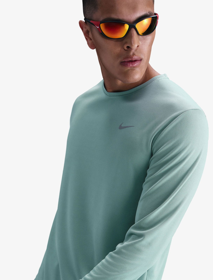 Nike Dri-Fit Miler Erkek Yeşil Uzun Kollu T-Shirt Nike Dri-Fit Miler Erkek Yeşil Uzun Kollu T-Shirt