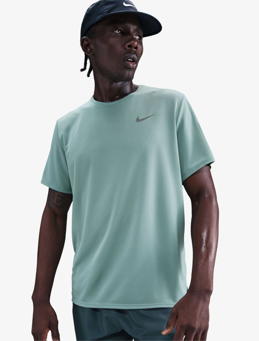 Nike Dri-Fit Miler Erkek Yeşil T-Shirt Nike Dri-Fit Miler Erkek Yeşil T-Shirt
