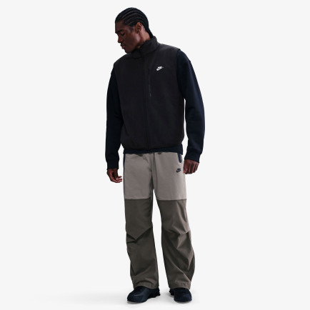 Nike Sportswear Club Winterized Erkek Siyah Yelek Nike Sportswear Club Winterized Erkek Siyah Yelek