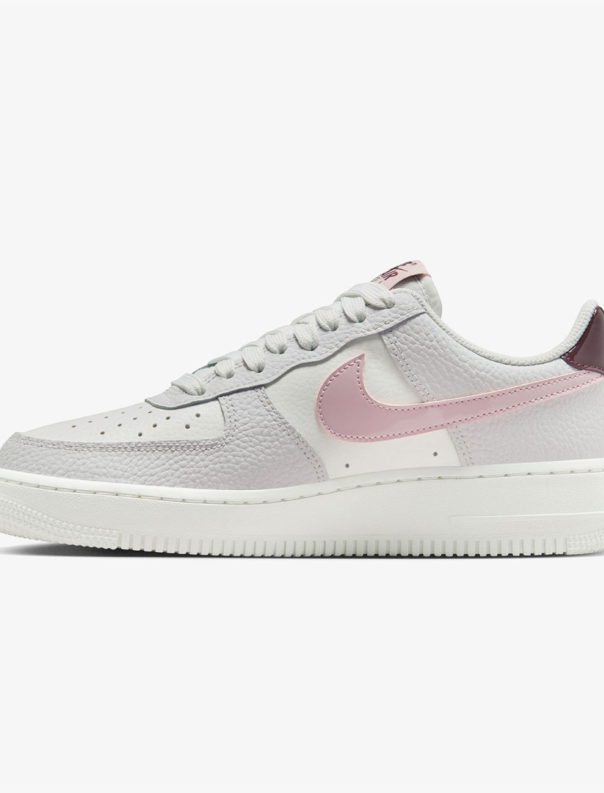Nike Air Force 1 '07 Kadın Beyaz Spor Ayakkabı Nike Air Force 1 '07 Kadın Beyaz Spor Ayakkabı