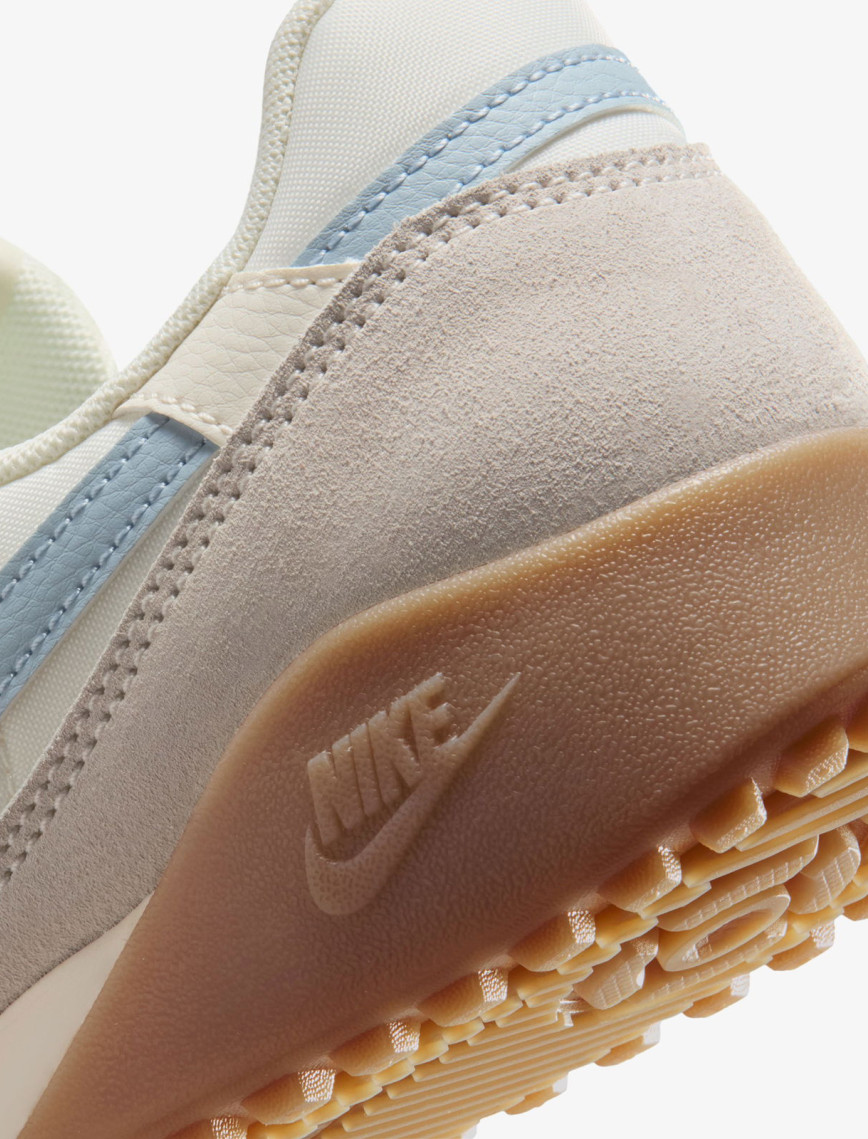 Nike Terra Manta Suede Kadın Krem Rengi Spor Ayakkabı Nike Terra Manta Suede Kadın Krem Rengi Spor Ayakkabı