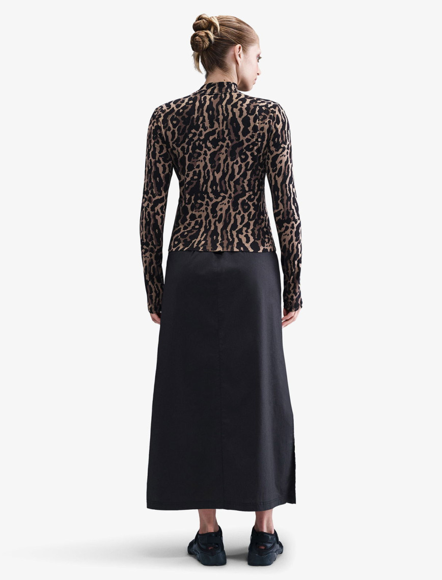 Nike Sportswear Chill Knit Kadın Kahverengi T-Shirt Nike Sportswear Chill Knit Kadın Kahverengi T-Shirt