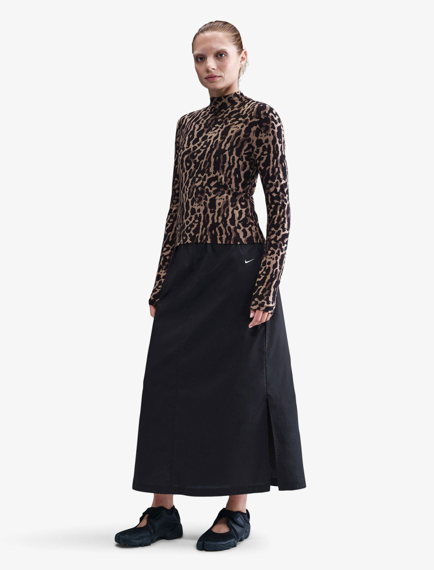 Nike Sportswear Chill Knit Kadın Kahverengi T-Shirt Nike Sportswear Chill Knit Kadın Kahverengi T-Shirt