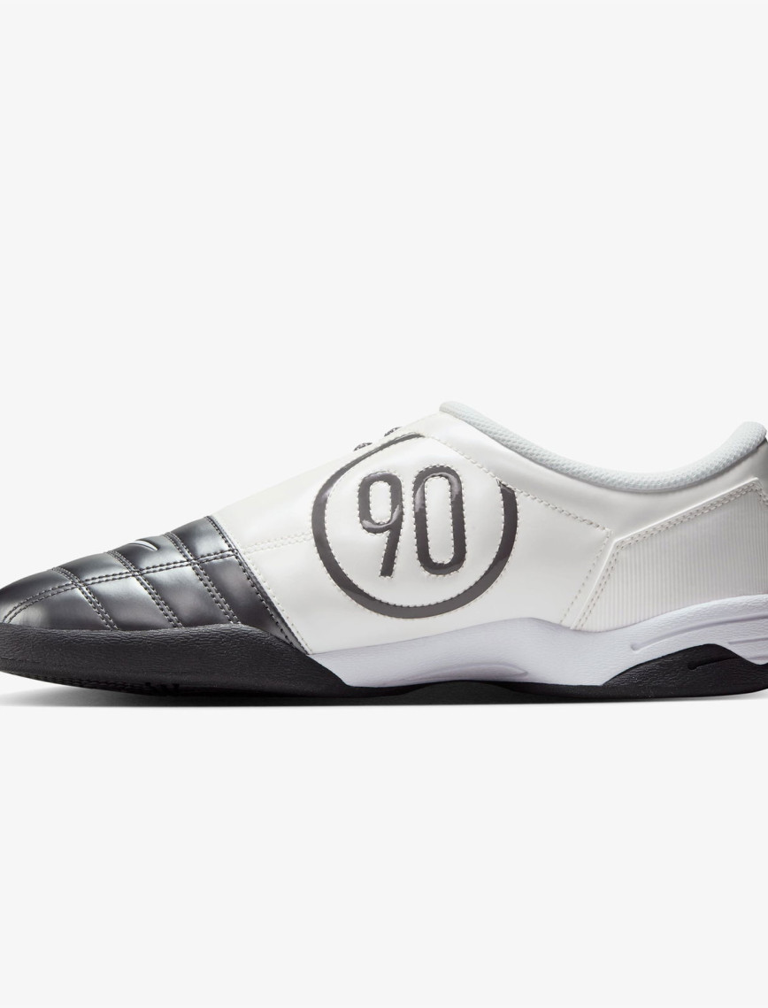 Nike Total 90 Erkek Siyah Spor Ayakkabı Nike Total 90 Erkek Siyah Spor Ayakkabı