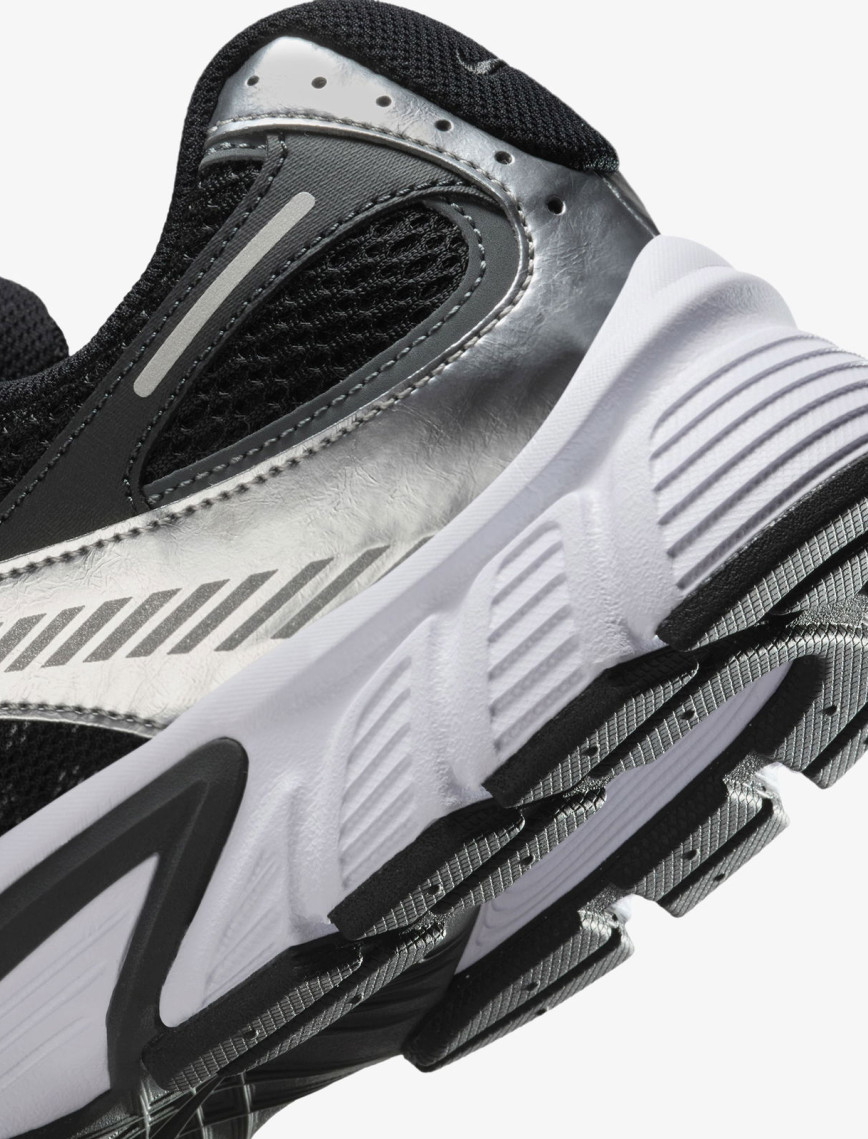 Nike V5 RNR Erkek Siyah Spor Ayakkabı Nike V5 RNR Erkek Siyah Spor Ayakkabı