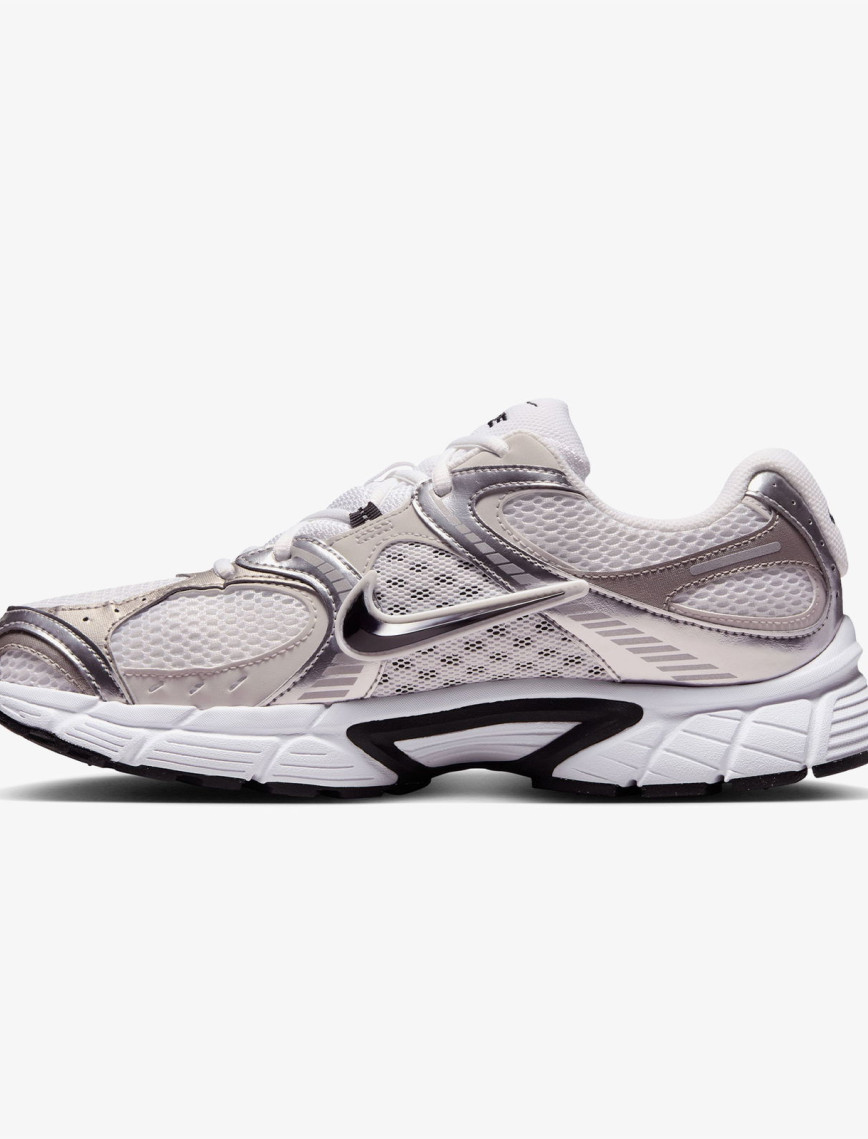 Nike V5 RNR Erkek Beyaz Spor Ayakkabı Nike V5 RNR Erkek Beyaz Spor Ayakkabı