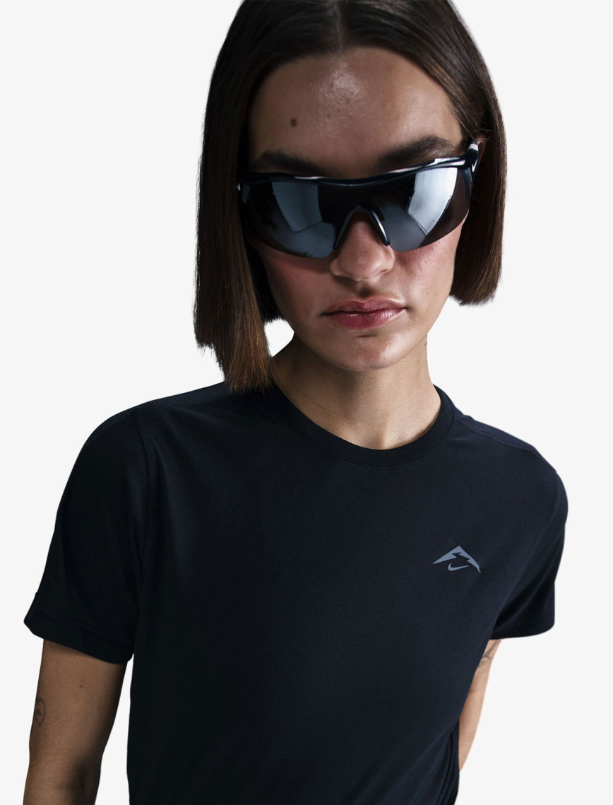 Nike Trail Dri-Fit Kadın Siyah T-Shirt Nike Trail Dri-Fit Kadın Siyah T-Shirt