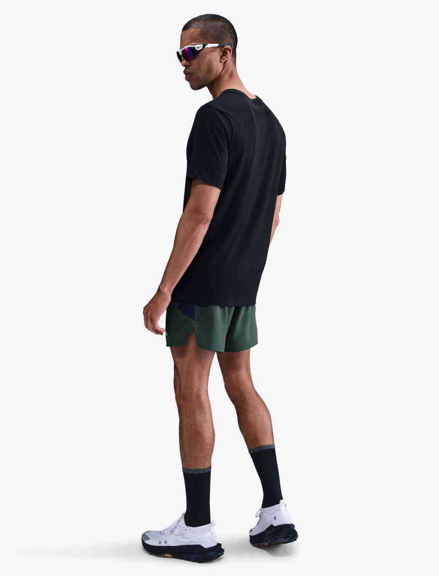 Nike Dri-Fit Trail Logo Erkek Siyah T-Shirt Nike Dri-Fit Trail Logo Erkek Siyah T-Shirt