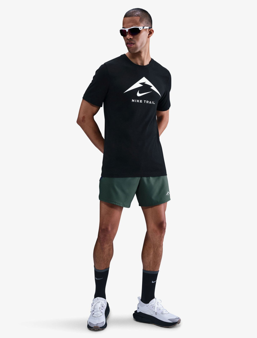 Nike Dri-Fit Trail Logo Erkek Yeşil T-Shirt Nike Dri-Fit Trail Logo Erkek Yeşil T-Shirt