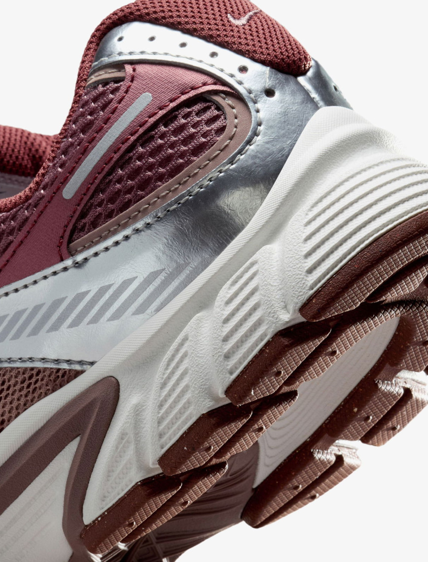 Nike V5 RNR Kadın Kırmızı Spor Ayakkabı Nike V5 RNR Kadın Kırmızı Spor Ayakkabı