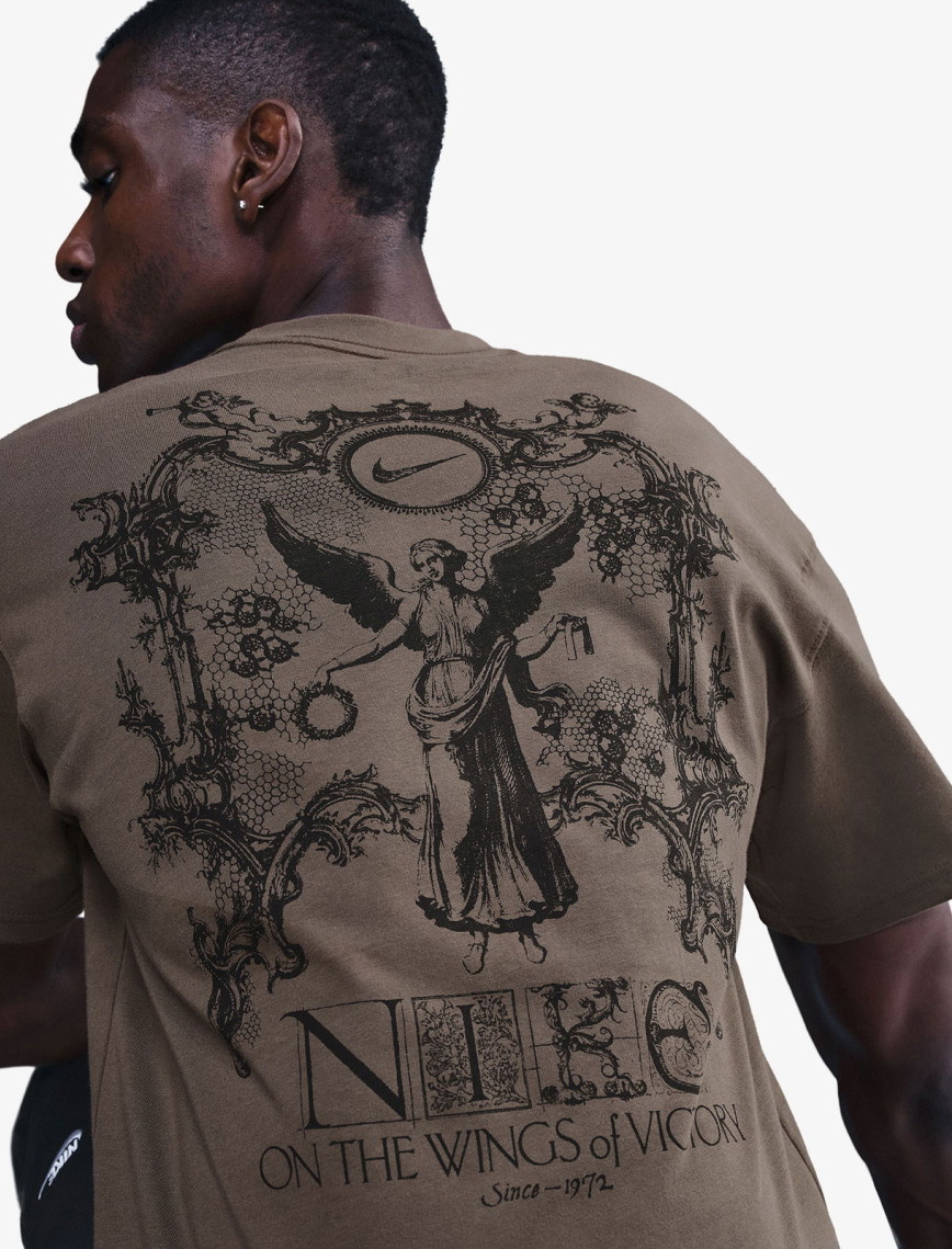 Nike Sportswear M90 Wings Victory Erkek Kahverengi T-Shirt Nike Sportswear M90 Wings Victory Erkek Kahverengi T-Shirt