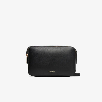 Calvin Klein Foil Logo Elongated Camera Kadın Siyah El Çantası