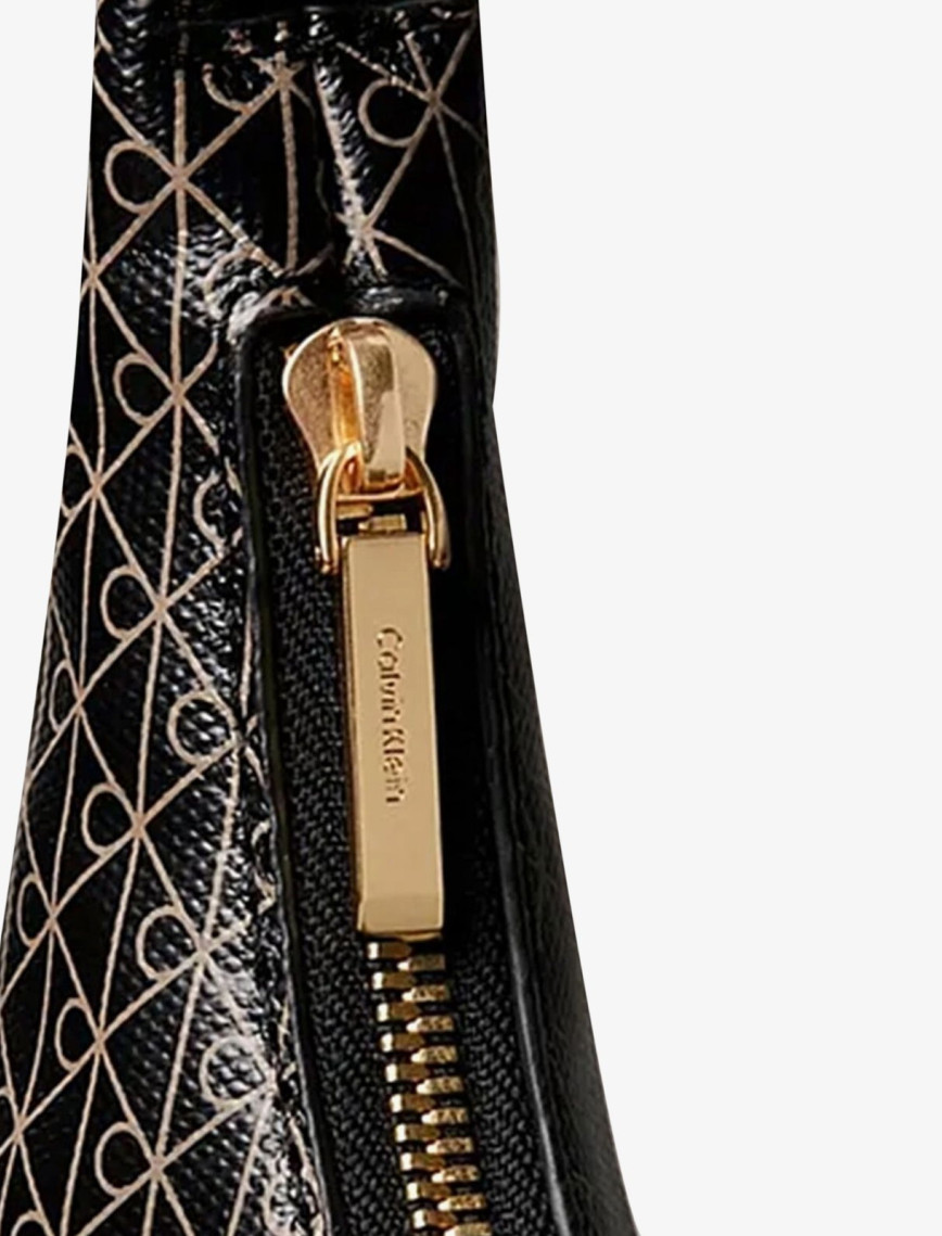 Calvin Klein Emblem Kadın Siyah El Çantası Calvin Klein Emblem Kadın Siyah El Çantası