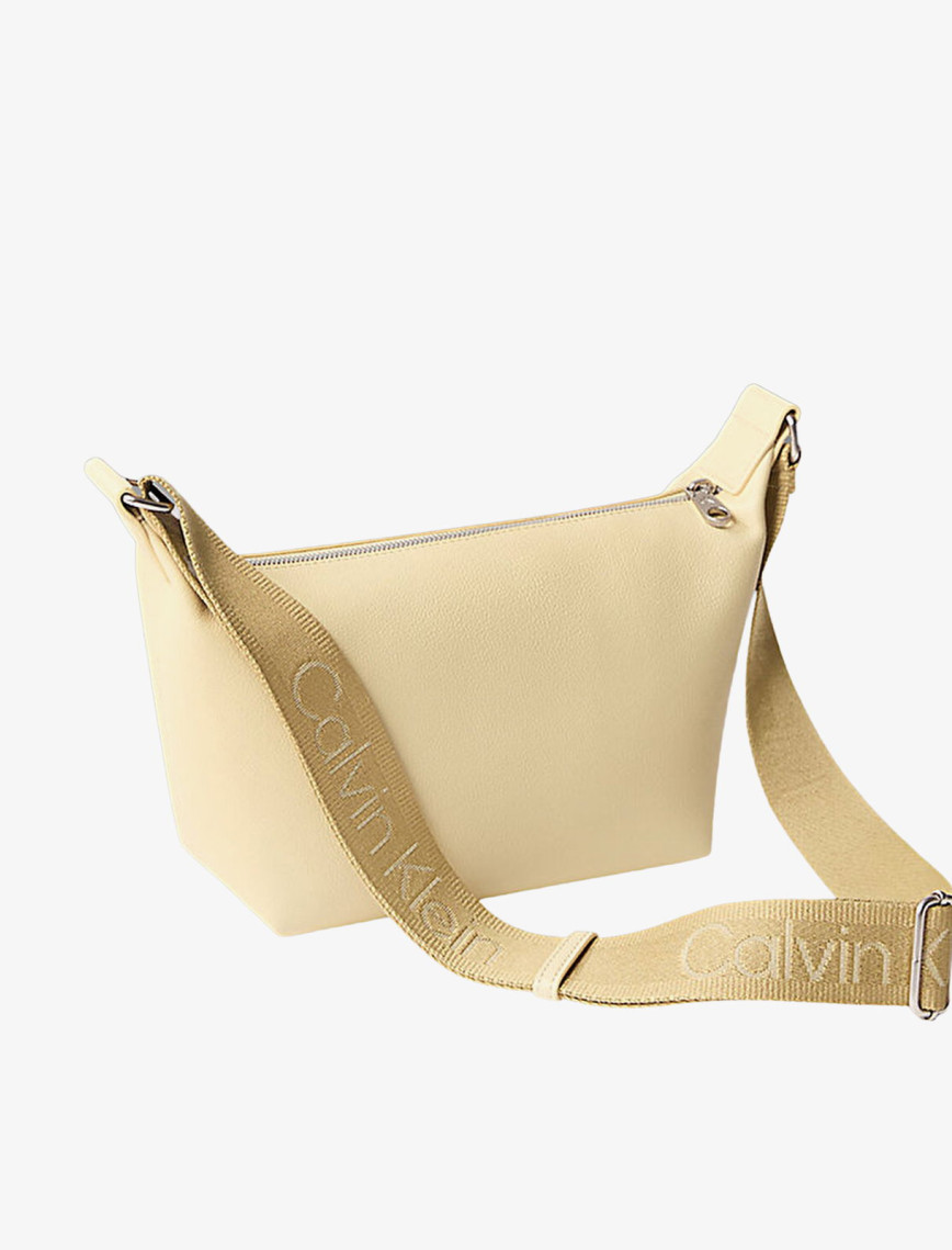 Calvin Klein Ultralight Kadın Beyaz Omuz Çantası Calvin Klein Ultralight Kadın Beyaz Omuz Çantası