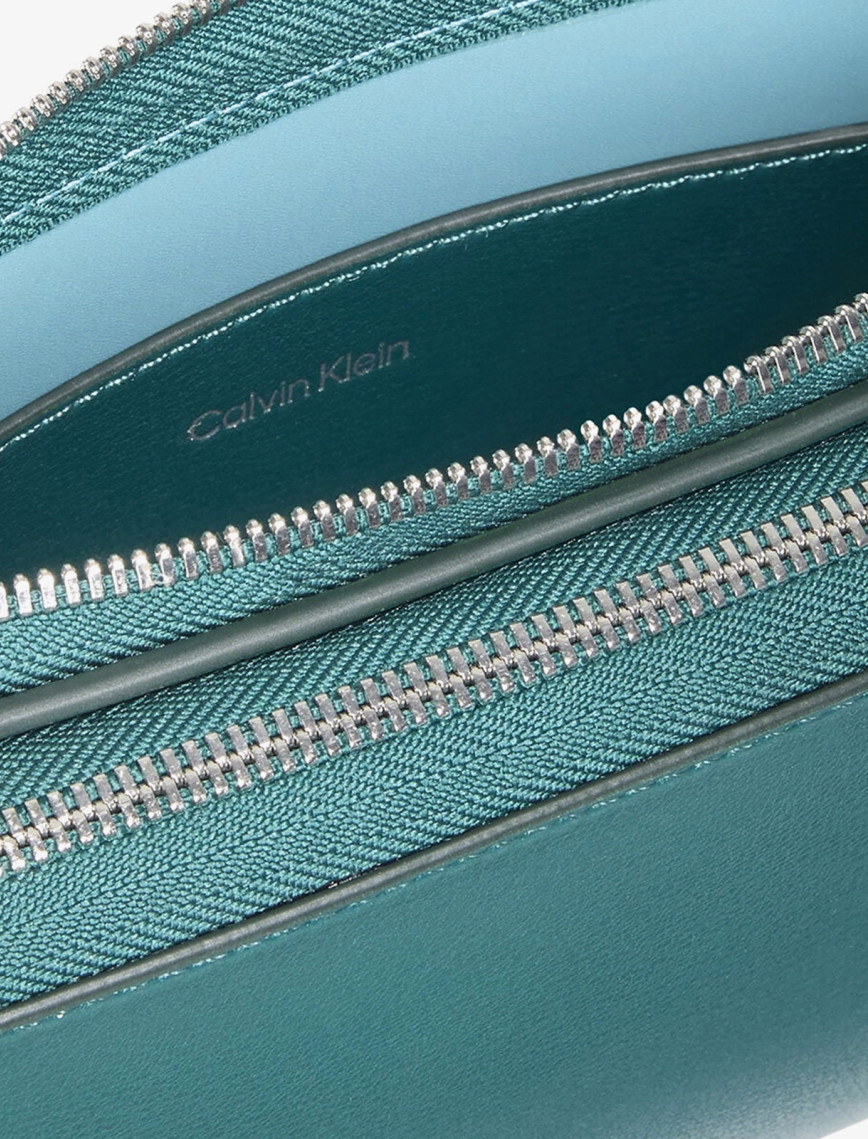 Calvin Klein Foil Logo Elongated Camera Kadın Yeşil El Çantası
