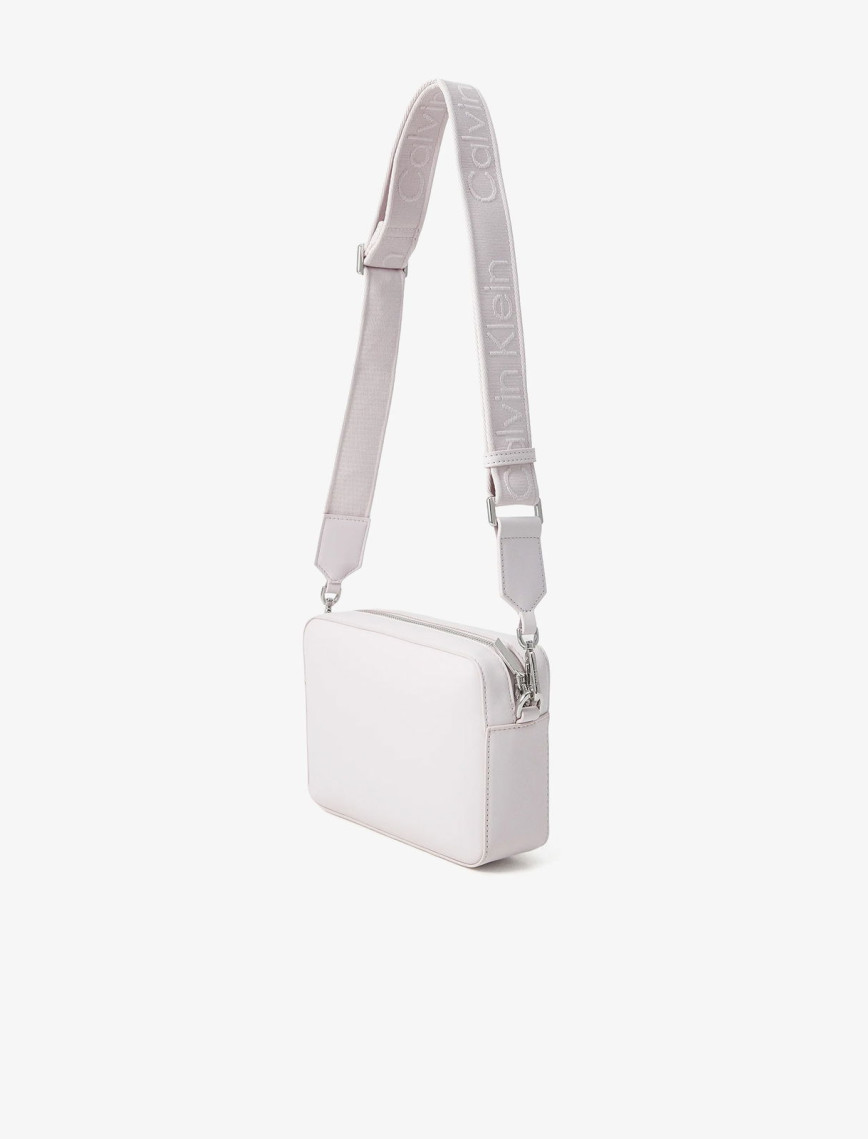 Calvin Klein Must Small Camera Kadın Mor El Çantası Calvin Klein Must Small Camera Kadın Mor El Çantası