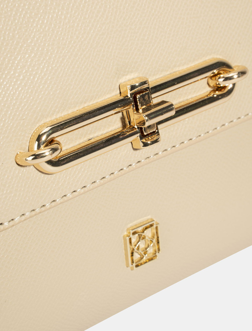 Kadın Bej Omuz Askılı El Çantası Kadın Bej Omuz Askılı El Çantası