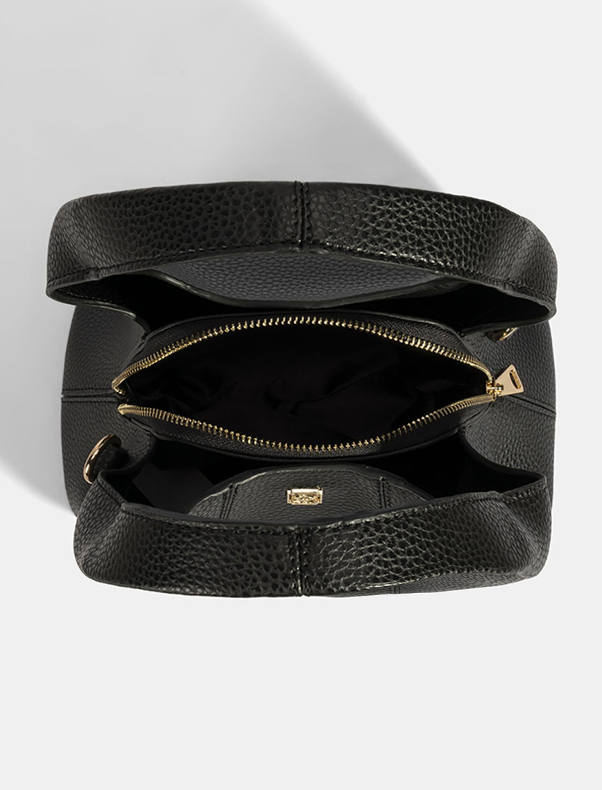 Kadın Siyah Omuz Askılı El Çantası Kadın Siyah Omuz Askılı El Çantası