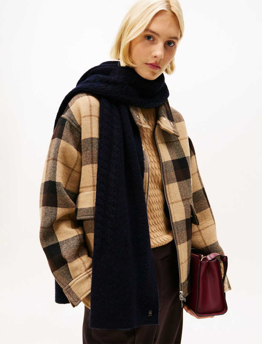 Tommy Hilfiger Elevated Chic Fluffy Kadın Mavi Şal Tommy Hilfiger Elevated Chic Fluffy Kadın Mavi Şal