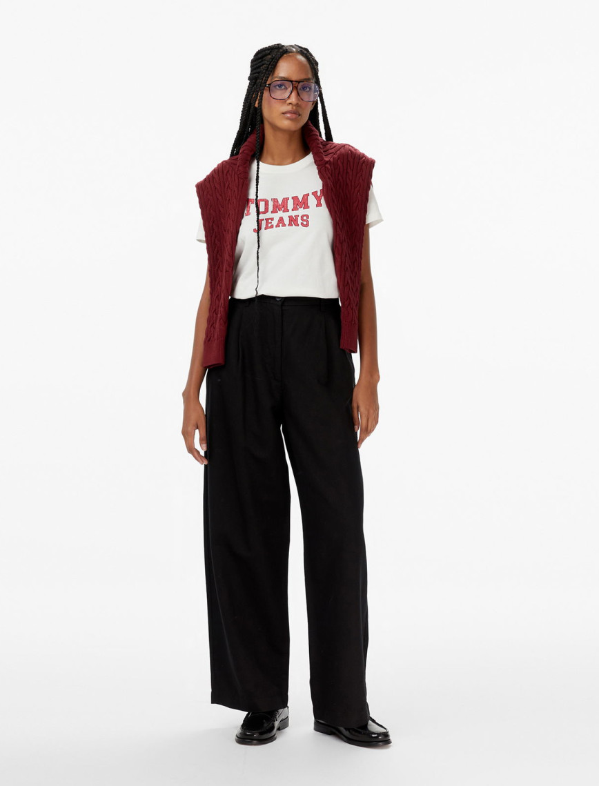 Tommy Jeans Regular Varsity Kadın Beyaz T-Shirt Tommy Jeans Regular Varsity Kadın Beyaz T-Shirt