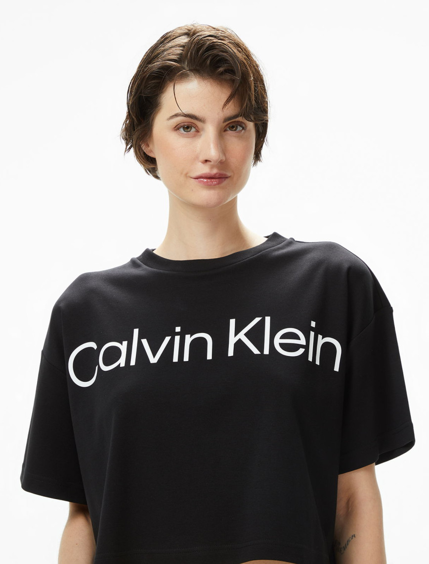 Calvin Klein Boxy Logo Graphic Kadın Siyah T-Shirt
