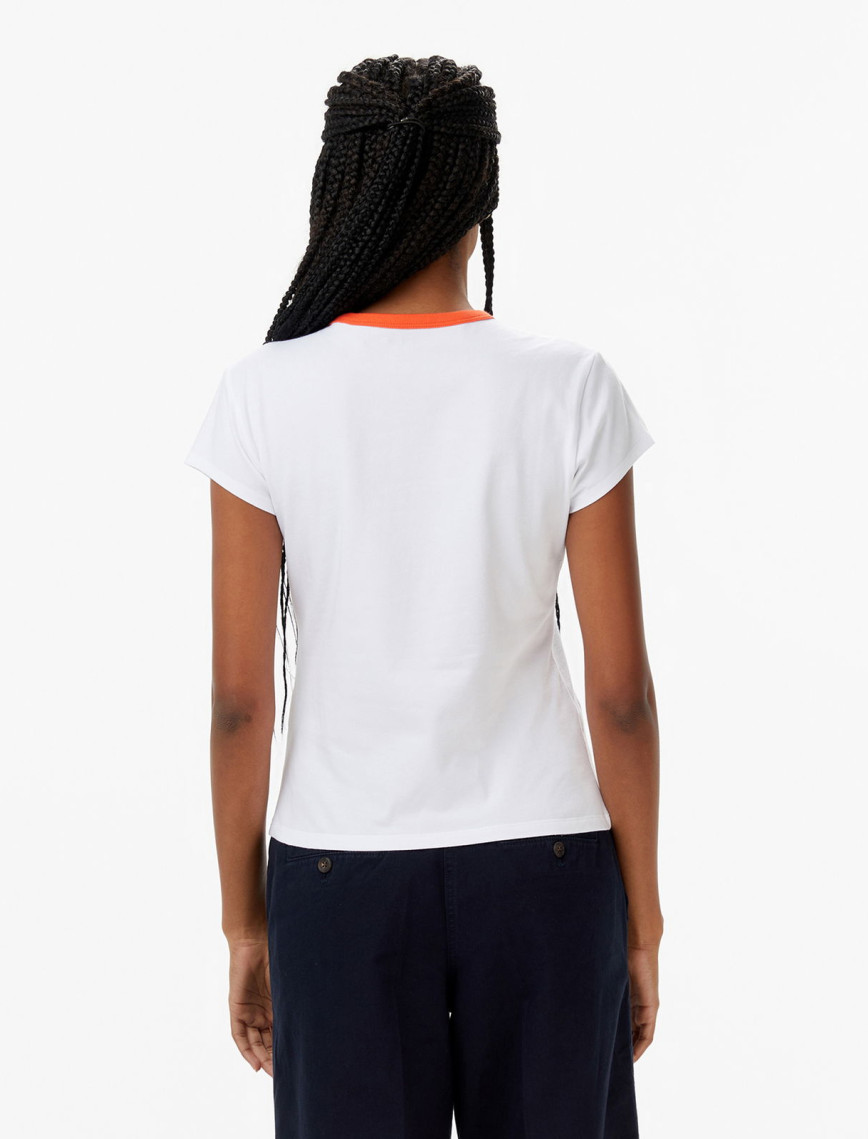 Calvin Klein Retro Logo Graphic Kadın Beyaz T-Shirt Calvin Klein Retro Logo Graphic Kadın Beyaz T-Shirt