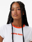 Calvin Klein Retro Logo Graphic Kadın Beyaz T-Shirt Calvin Klein Retro Logo Graphic Kadın Beyaz T-Shirt