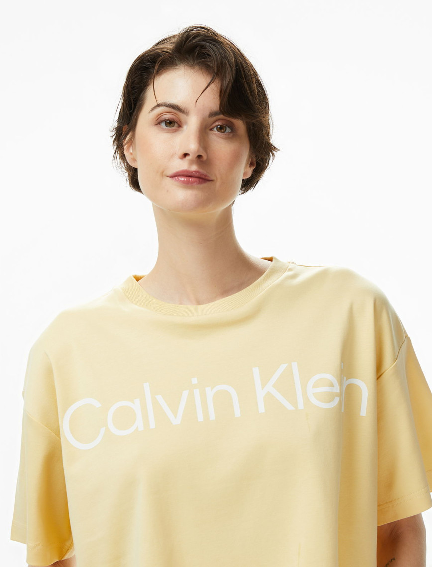 Calvin Klein Boxy Logo Graphic Kadın Sarı T-Shirt