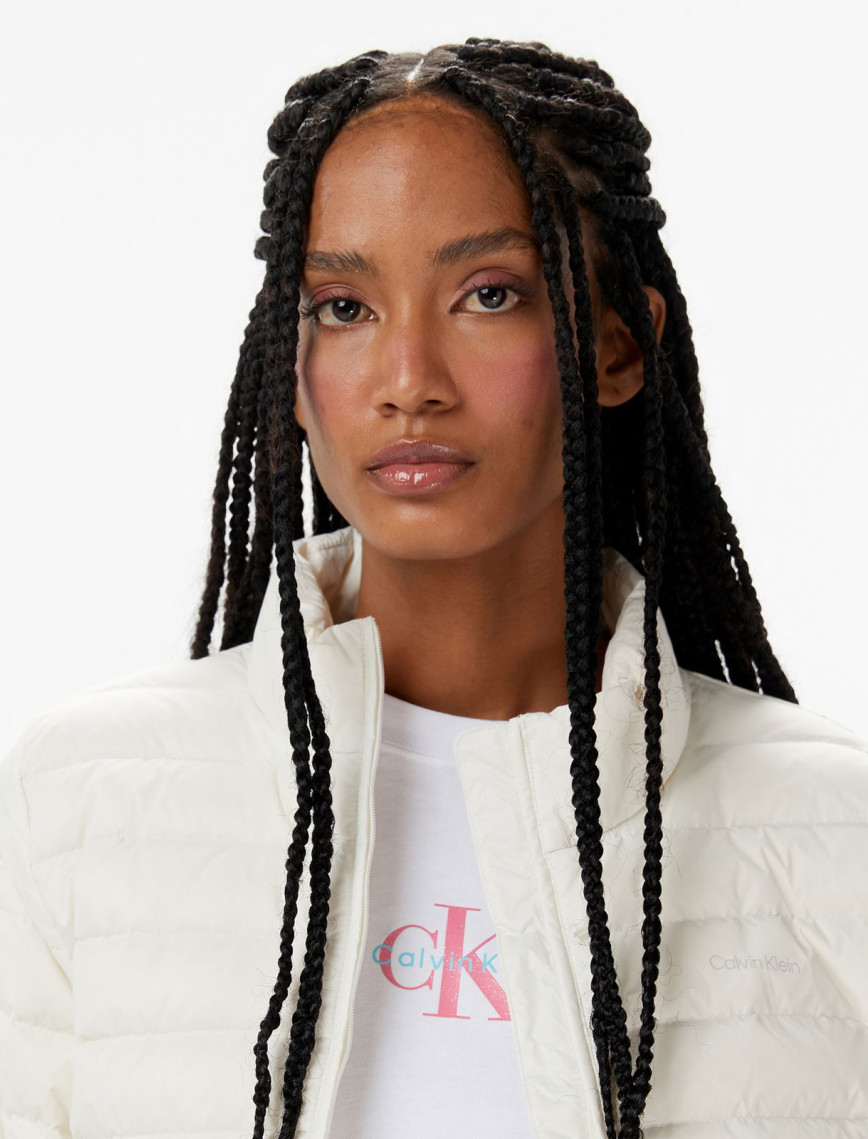 Calvin Klein Ultra Lightweight Down Puffer Kadın Beyaz Ceket Calvin Klein Ultra Lightweight Down Puffer Kadın Beyaz Ceket